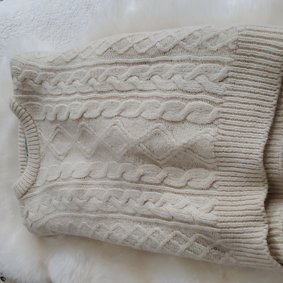 Shamrock Apparel Orginal Cable knit sweater - Picture 5 of 6